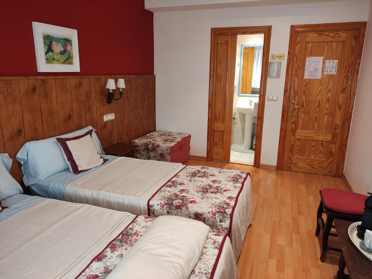 Hostal Escartin Sabiñánigo Exterior foto
